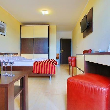 Apartman Studio Lux S Terasou Harmony V Thermal Parku Besenova S Vyhladom Na Bazeny 外观 照片