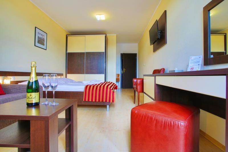 Apartman Studio Lux S Terasou Harmony V Thermal Parku Besenova S Vyhladom Na Bazeny 外观 照片